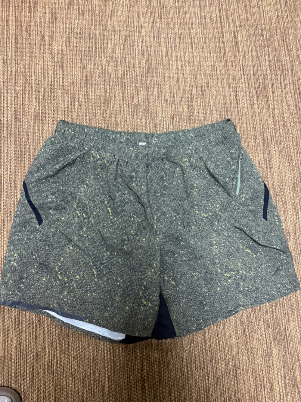 Lululemon Surge Lined Shorts Speckled Green Men’s S Stretch Waist Zip Pockets